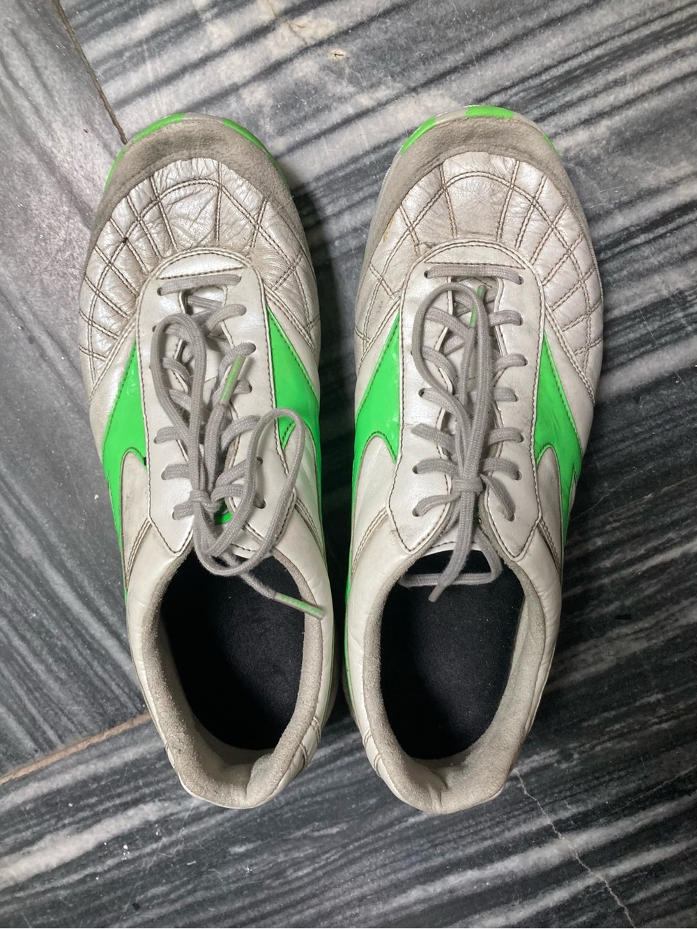 Mizuno Gray Sneakers with Bright Green Accents